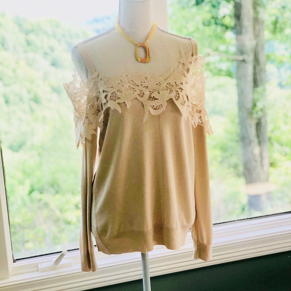 COLD SHOULDER SWEATSHIRT ❤️